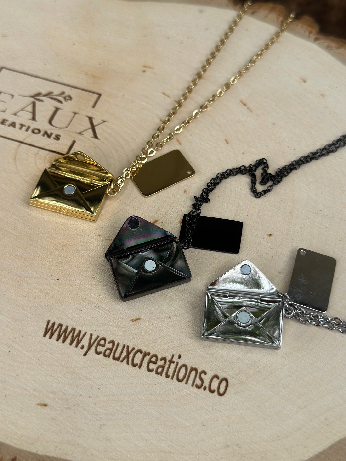 ENVELOPE/LETTER NECKLACE