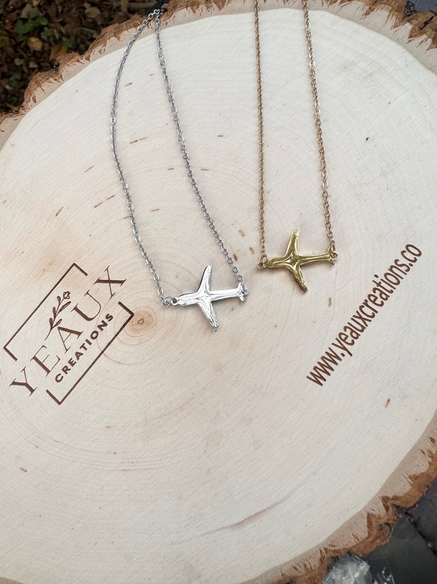 AIRPLANE NECKLACE