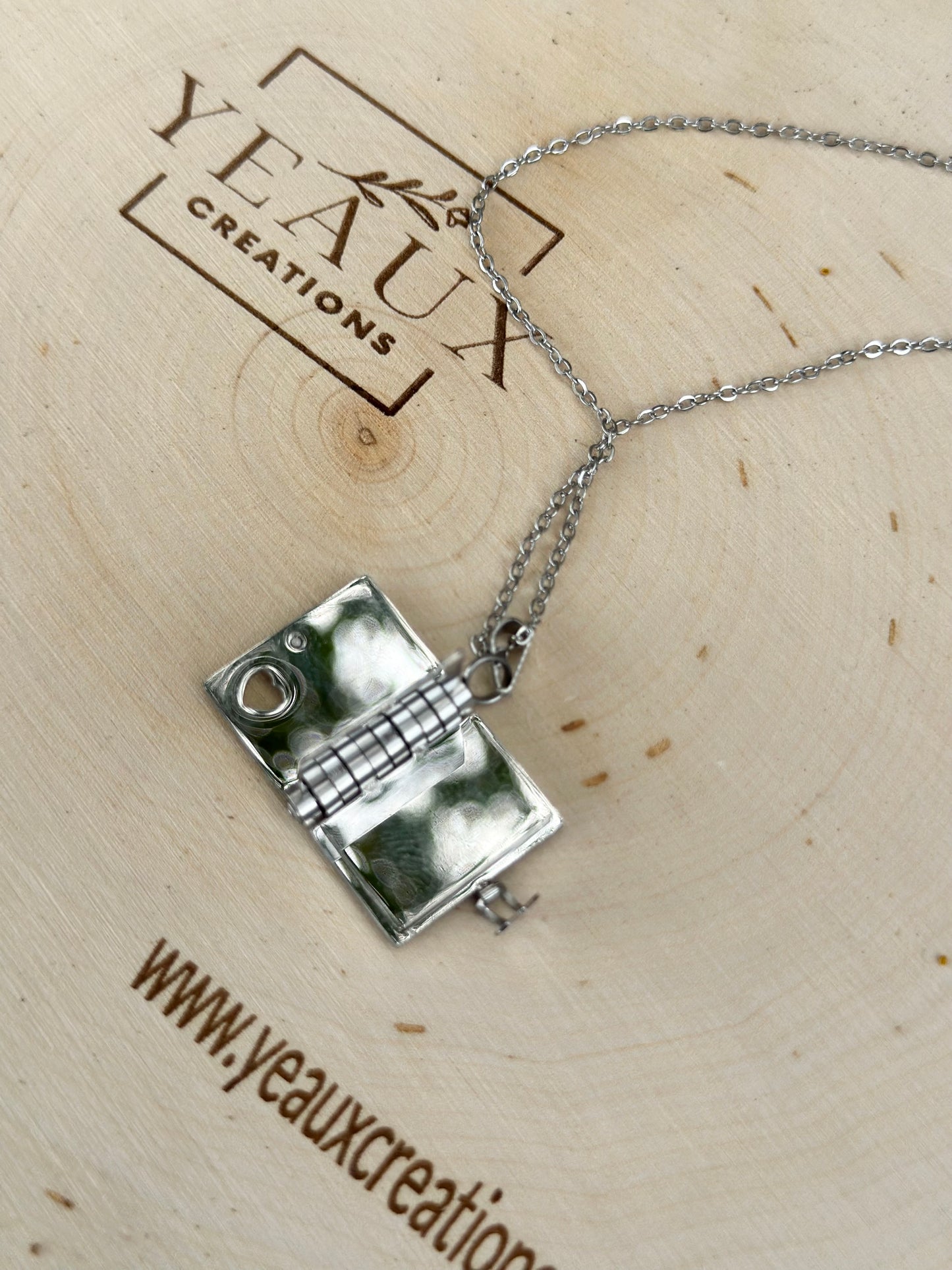 BOOK (3 PAGES) NECKLACE